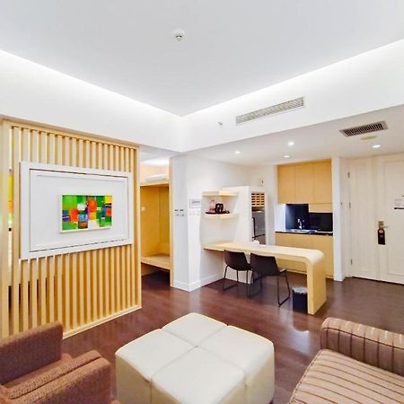 Brits Hotel Karawang Exteriér fotografie