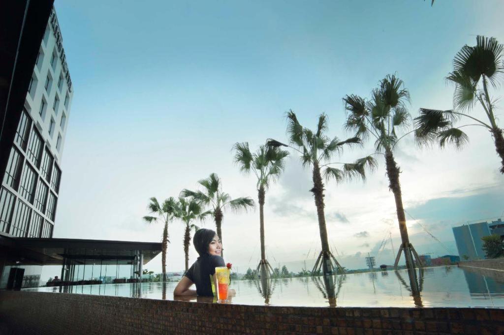Brits Hotel Karawang Exteriér fotografie