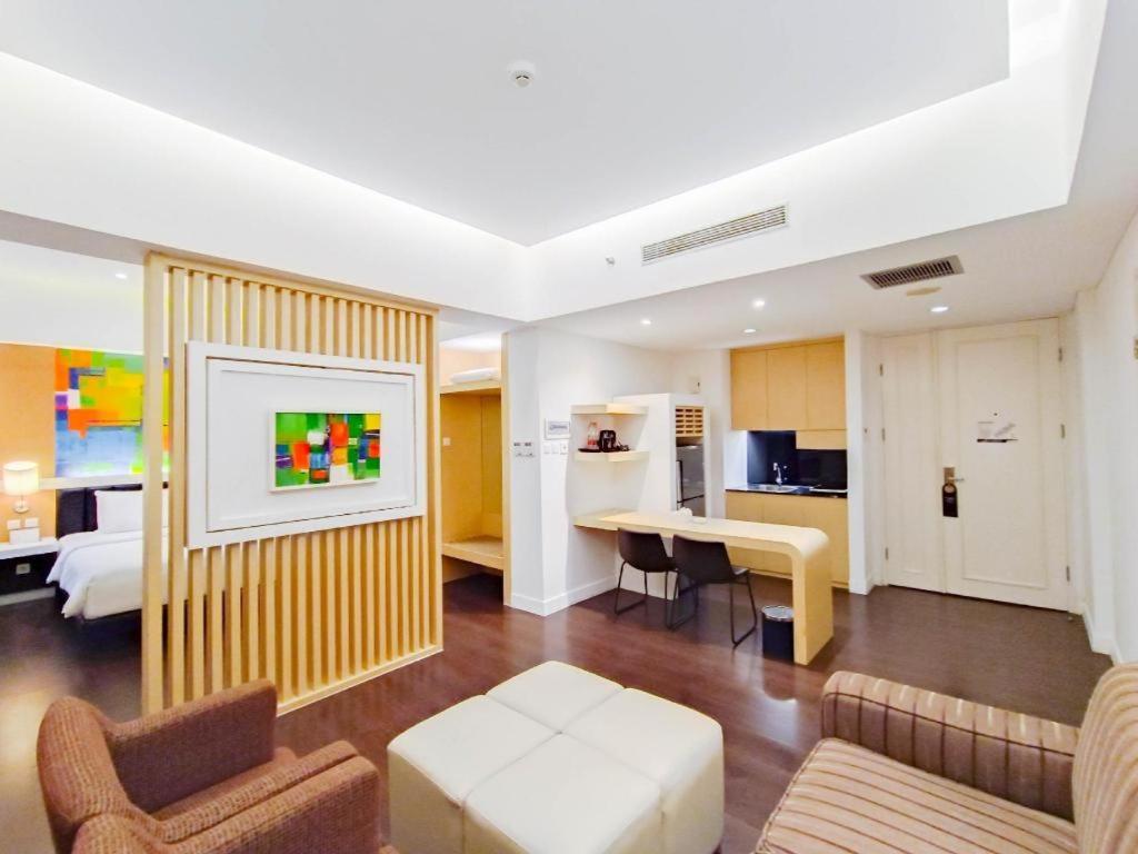 Brits Hotel Karawang Exteriér fotografie