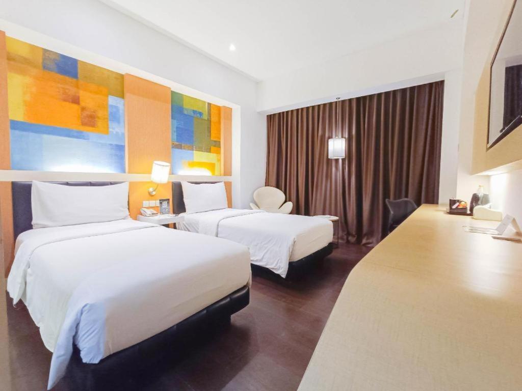 Brits Hotel Karawang Exteriér fotografie
