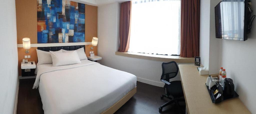 Brits Hotel Karawang Exteriér fotografie