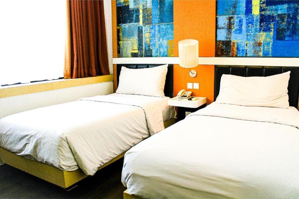 Brits Hotel Karawang Exteriér fotografie