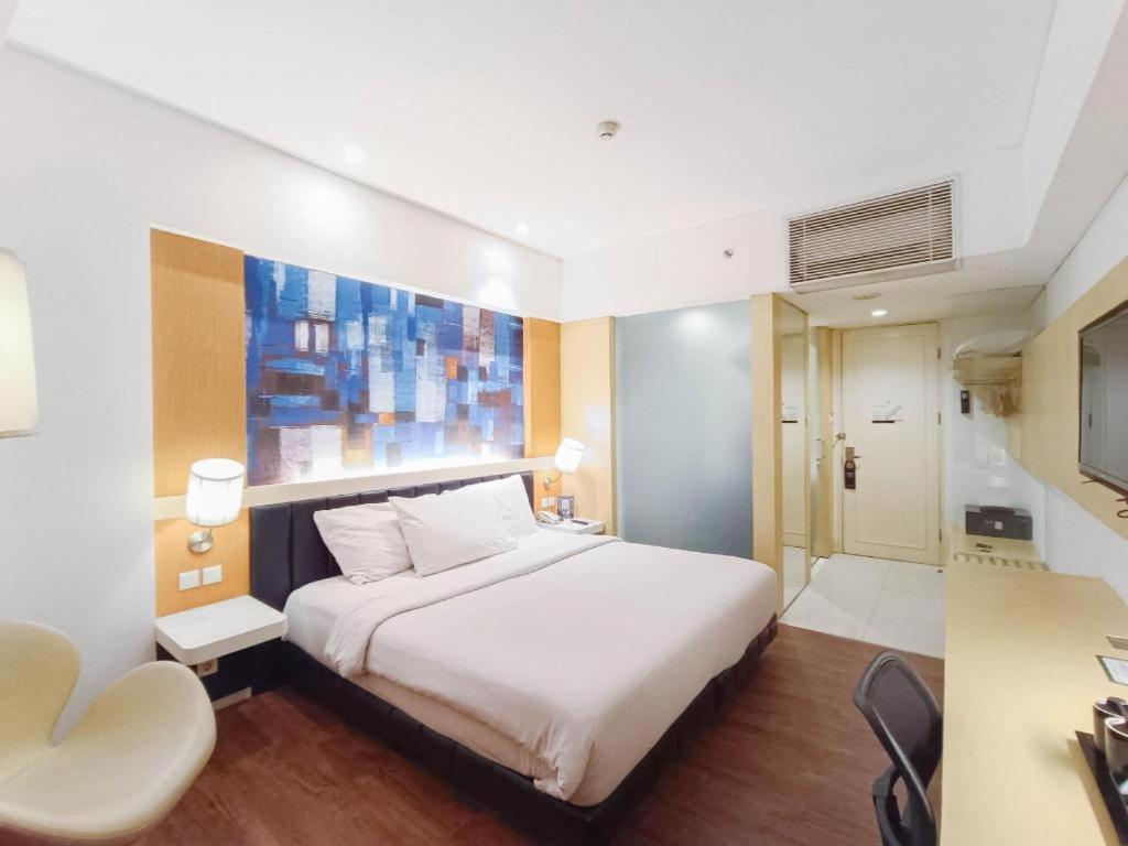 Brits Hotel Karawang Exteriér fotografie