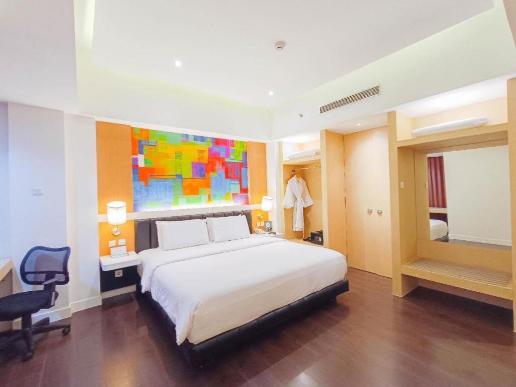 Brits Hotel Karawang Exteriér fotografie