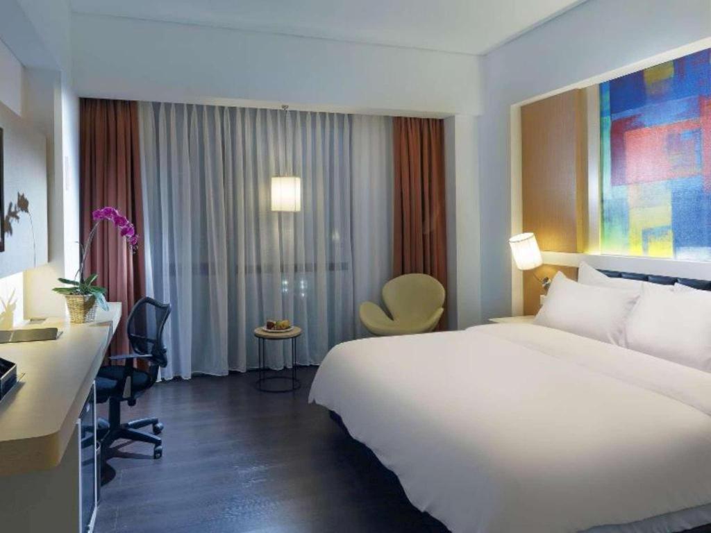 Brits Hotel Karawang Exteriér fotografie