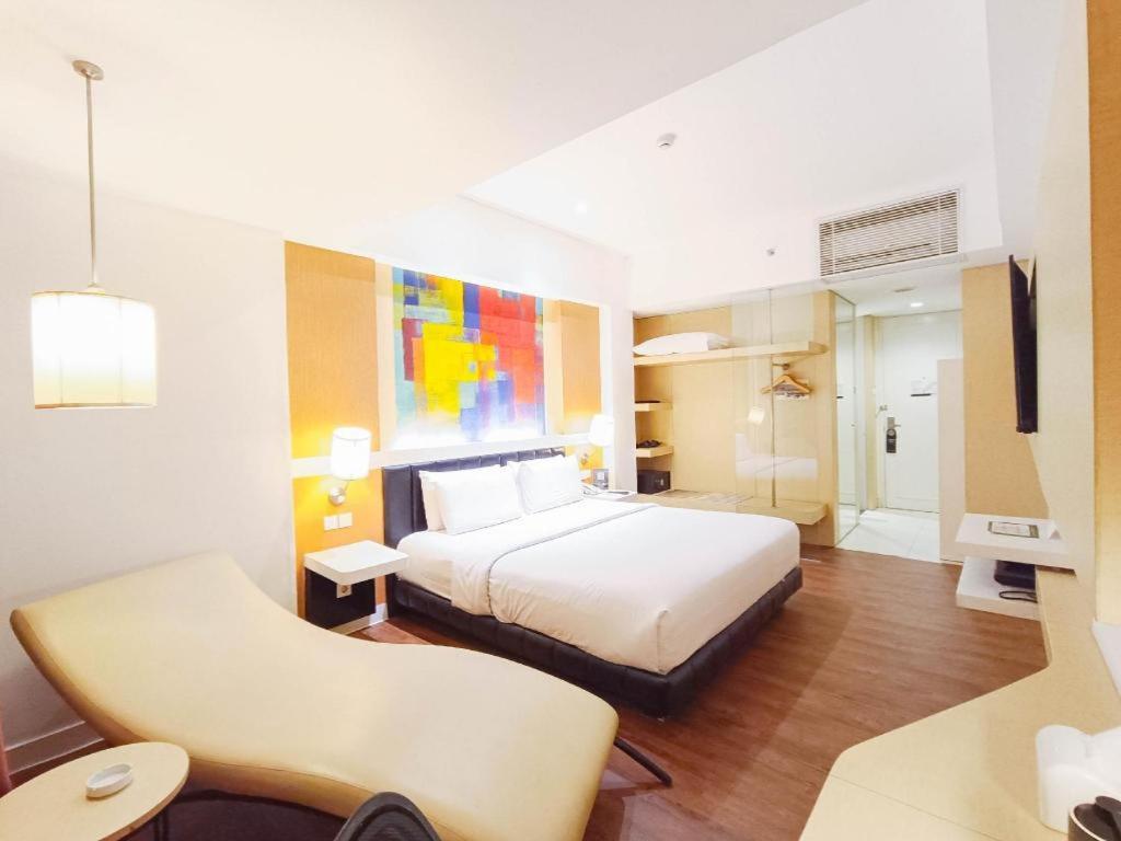 Brits Hotel Karawang Exteriér fotografie