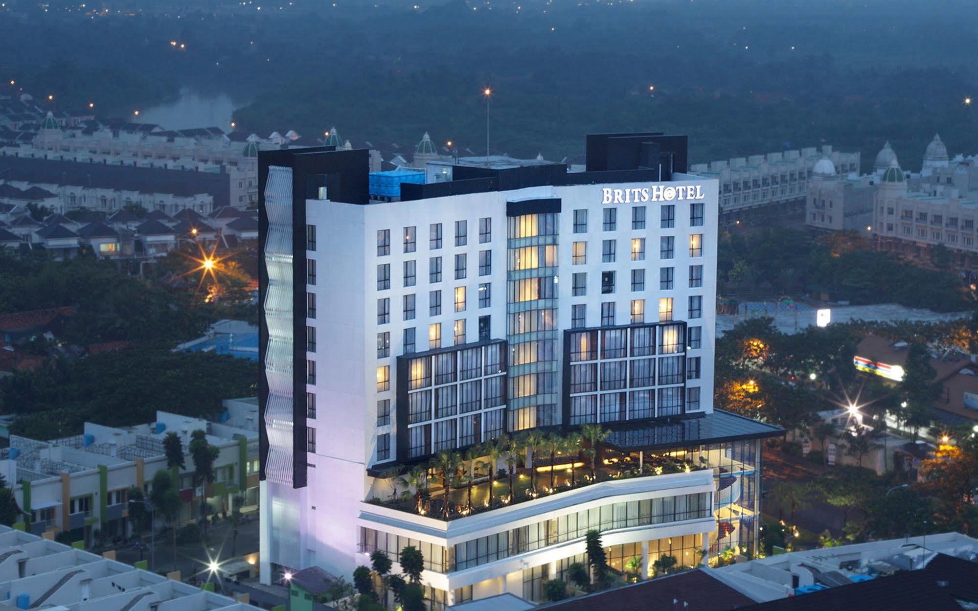 Brits Hotel Karawang Exteriér fotografie